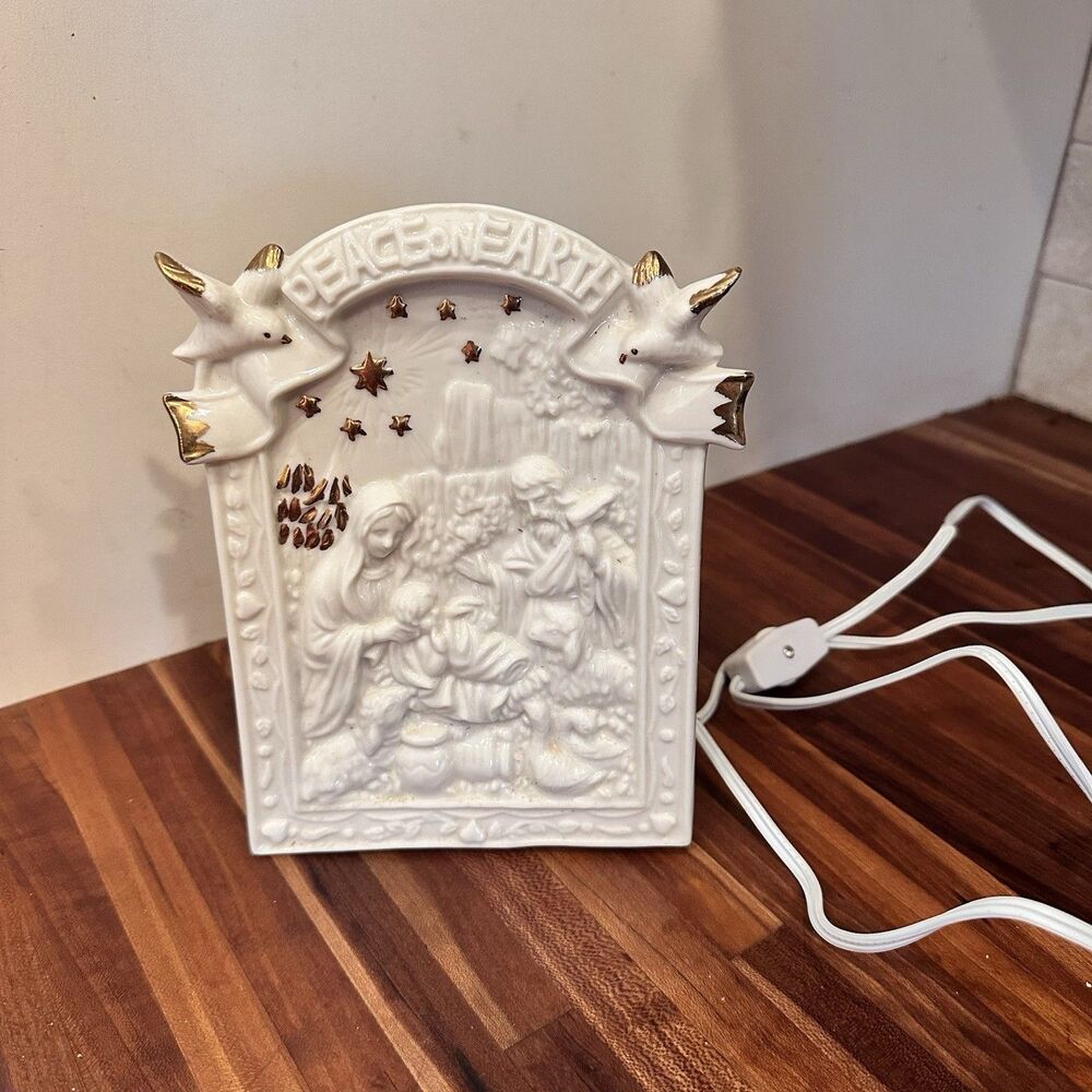 Vintage 1997 Enesco Peace On Earth Nativity Scene Lamp Night Light Christmas